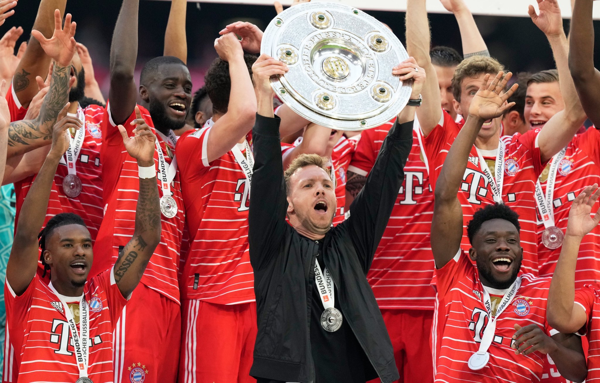 拜仁慕尼黑：欧冠赛场的钢铁洪流与传奇续写